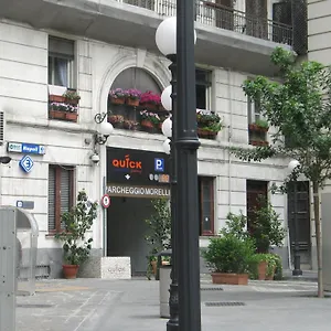 Bed Morelli 49 , Chiaia ** Naples